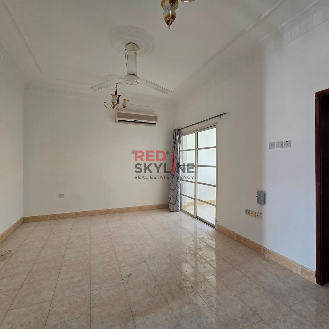 4 Bedroom Villa in Al Khuwair - Photo 4