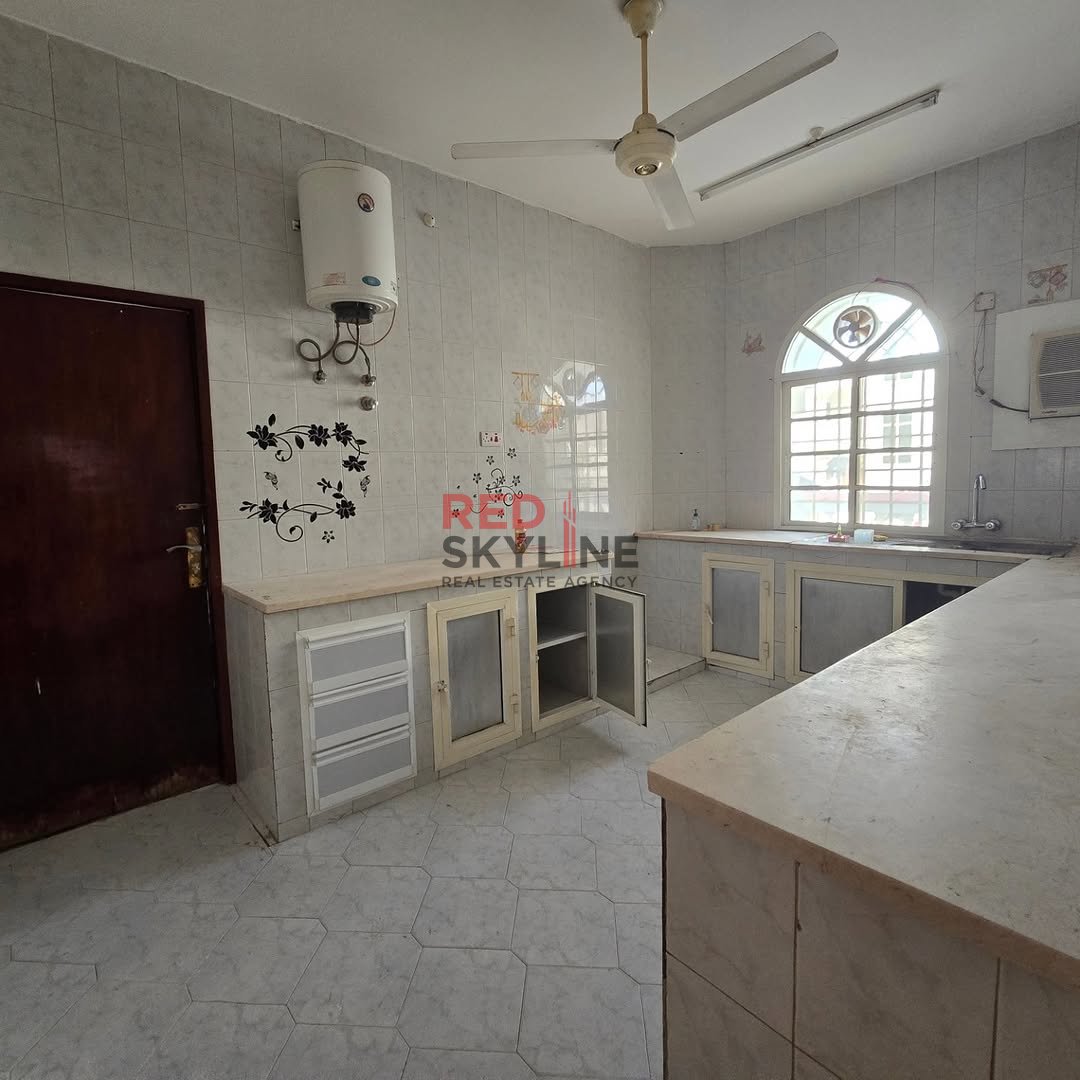 4 Bedroom Villa in Al Khuwair - Photo 5