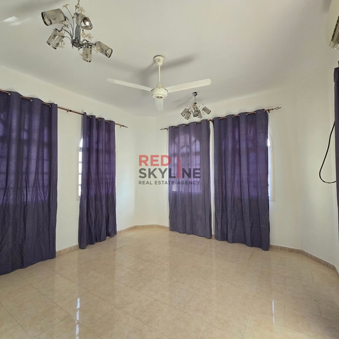 4 Bedroom Villa in Al Khuwair - Photo 8