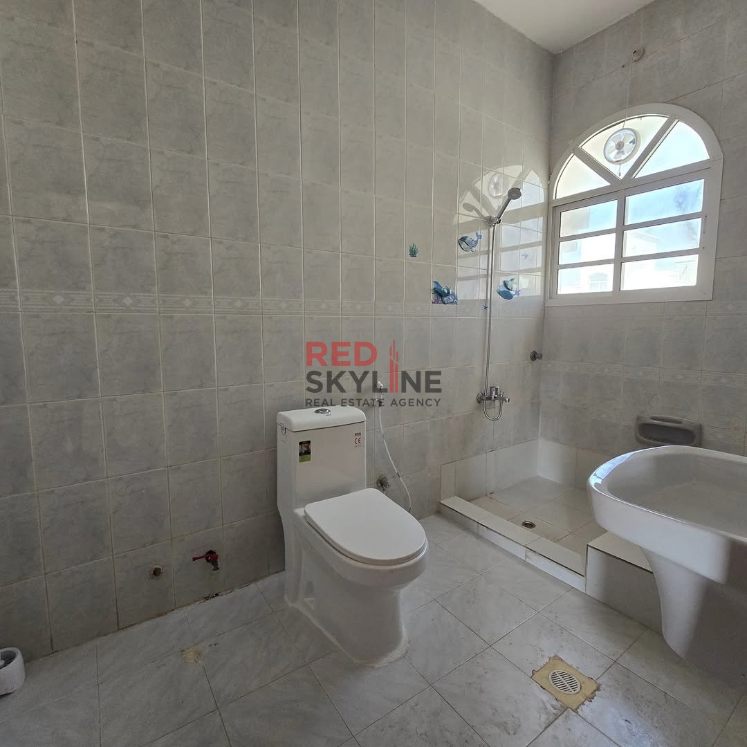 4 Bedroom Villa in Al Khuwair - Photo 9