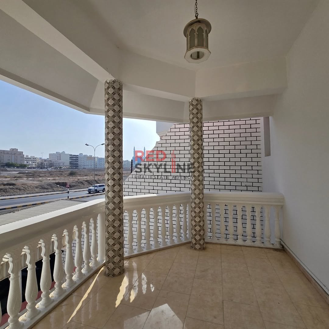 4 Bedroom Villa in Al Khuwair - Photo 10