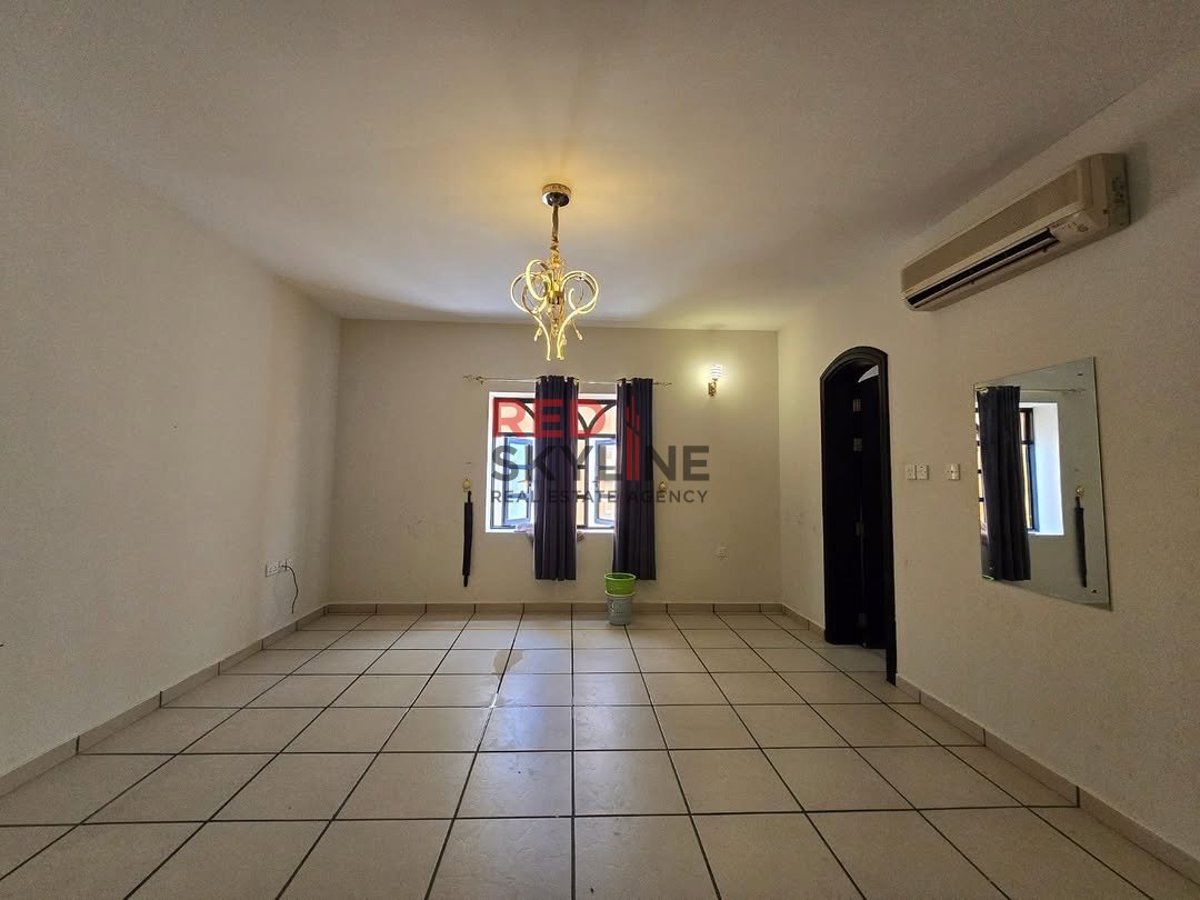 3 Bedroom Villa in Al Khuwair - Photo 9