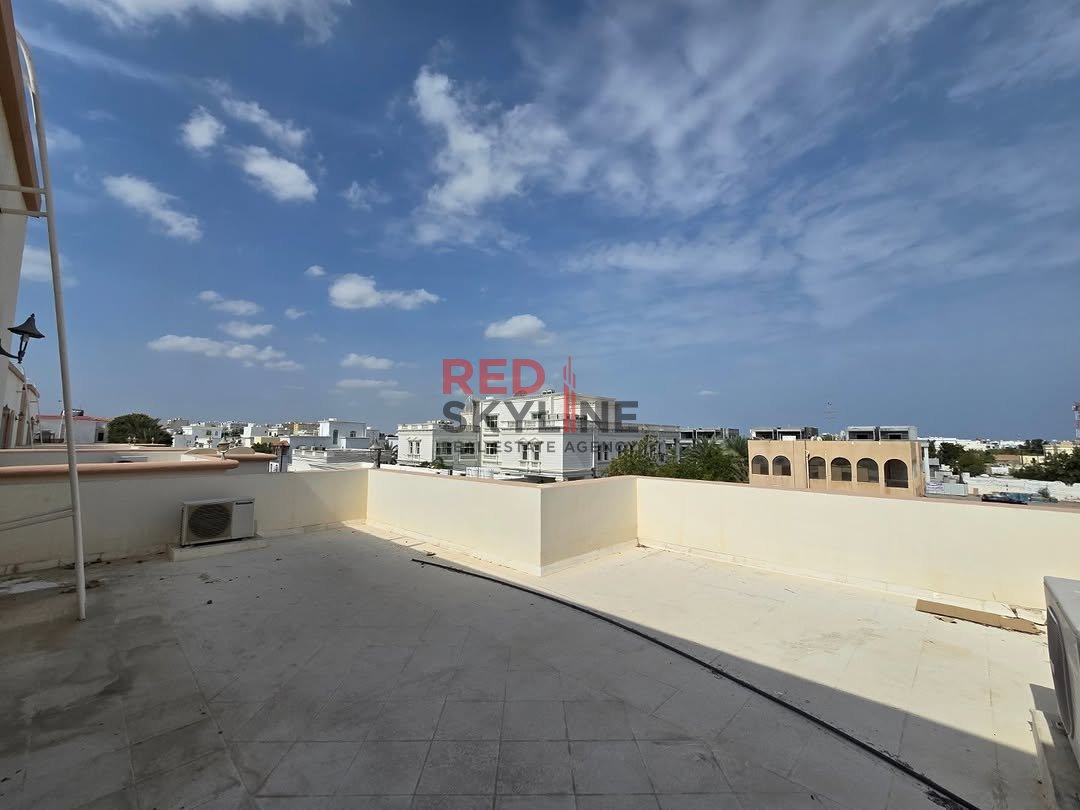 4 Bedroom Villa in Al Hail - Photo 10