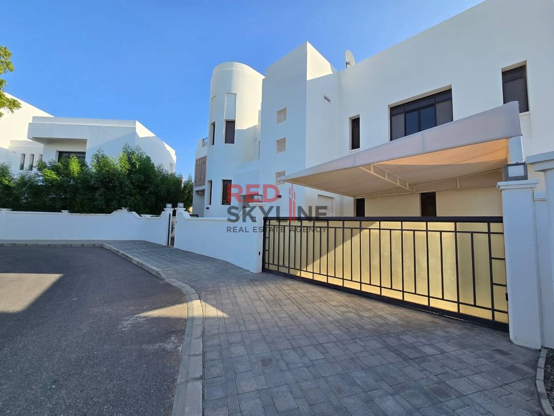 5 Bedroom Warehouse in Al Qurum