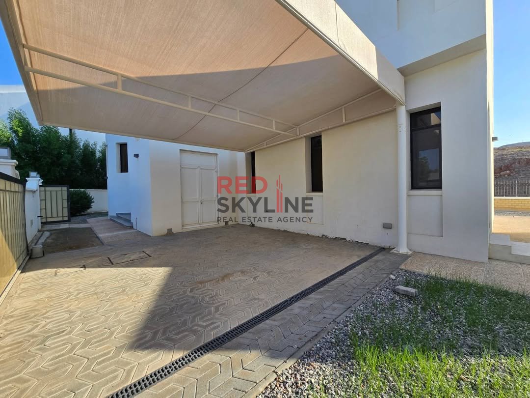 5 Bedroom Warehouse in Al Qurum - Photo 2