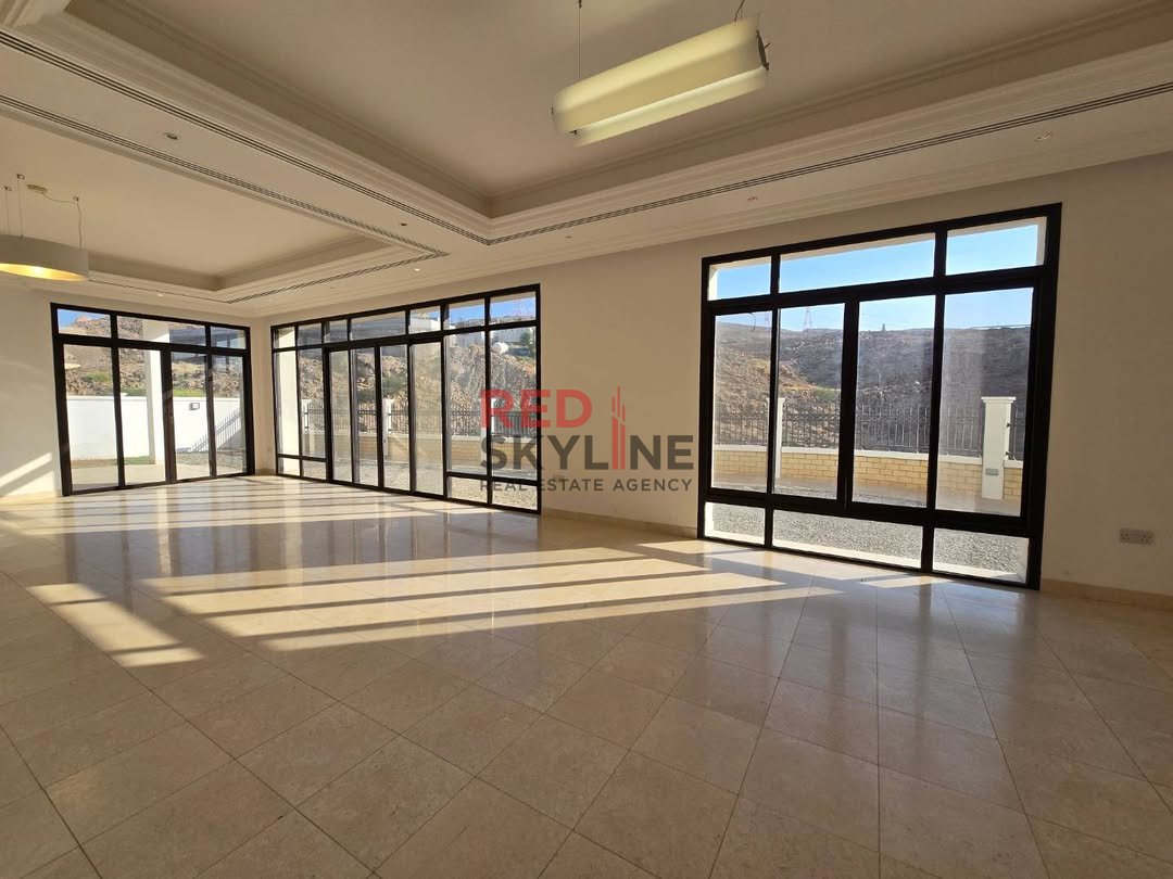 5 Bedroom Warehouse in Al Qurum - Photo 3