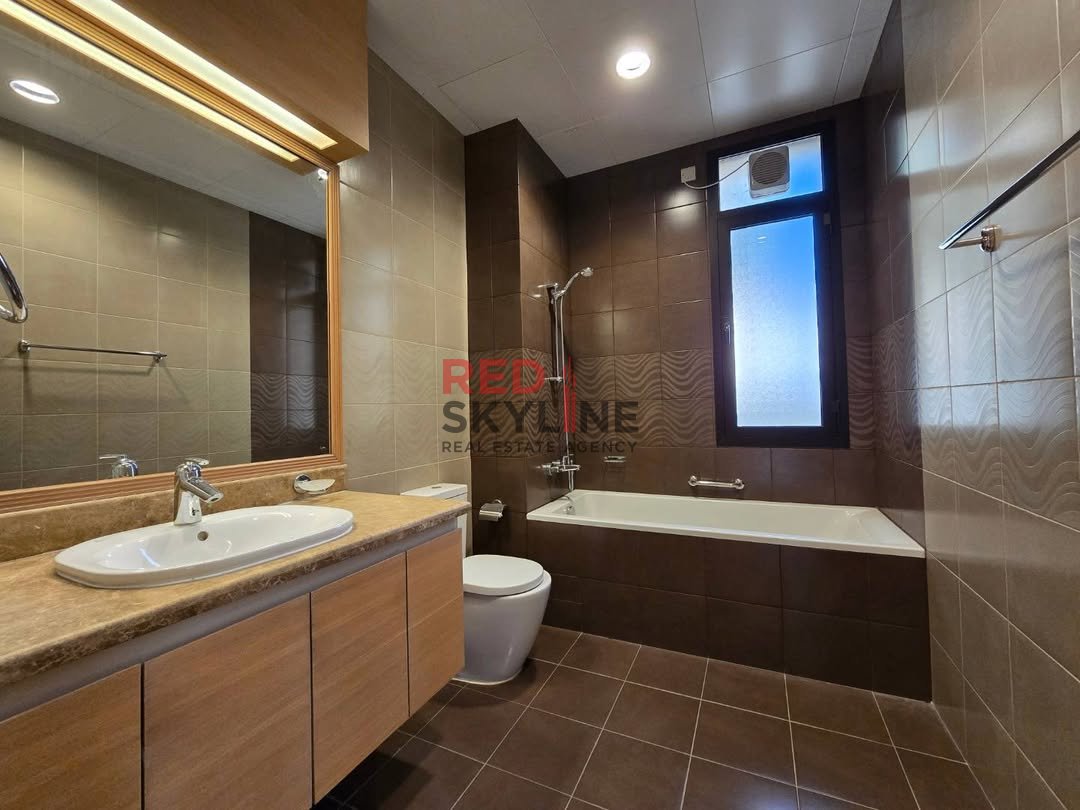 5 Bedroom Warehouse in Al Qurum - Photo 4