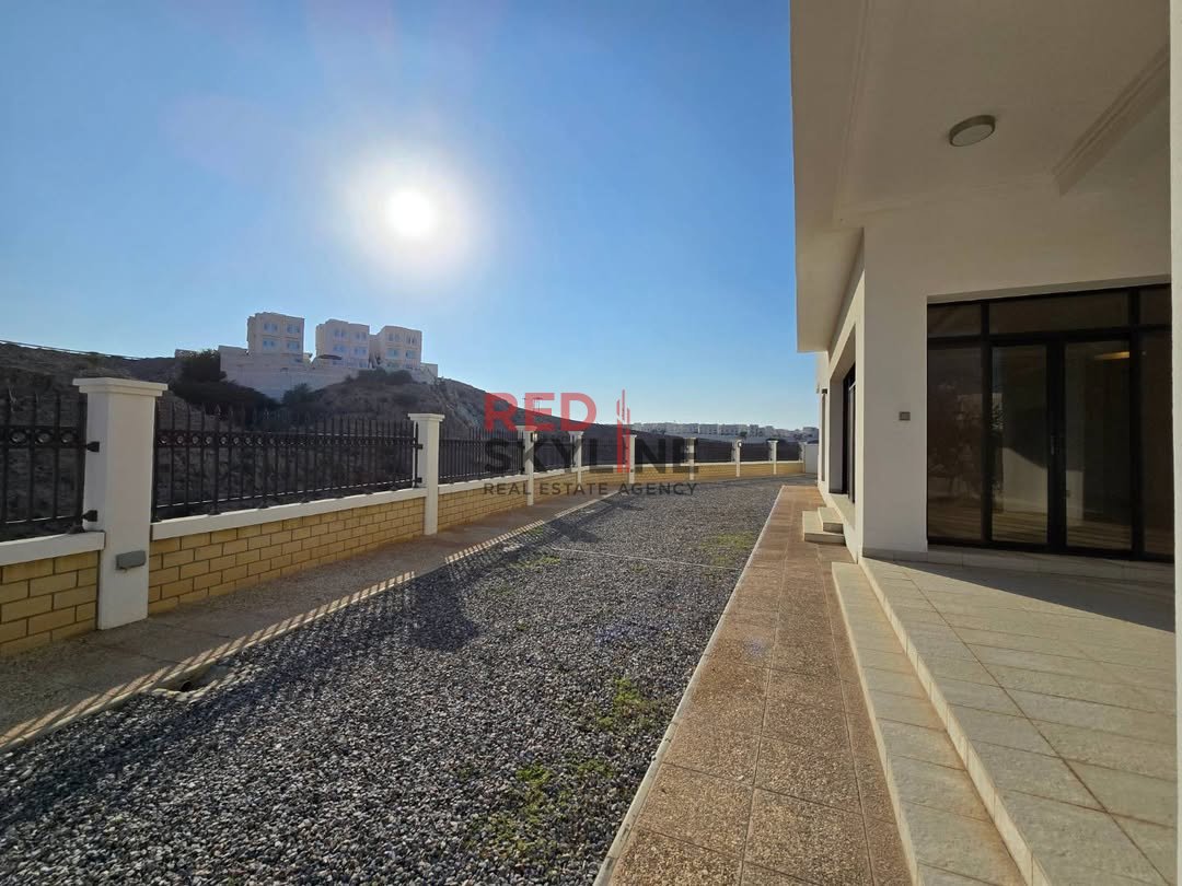 5 Bedroom Warehouse in Al Qurum - Photo 5