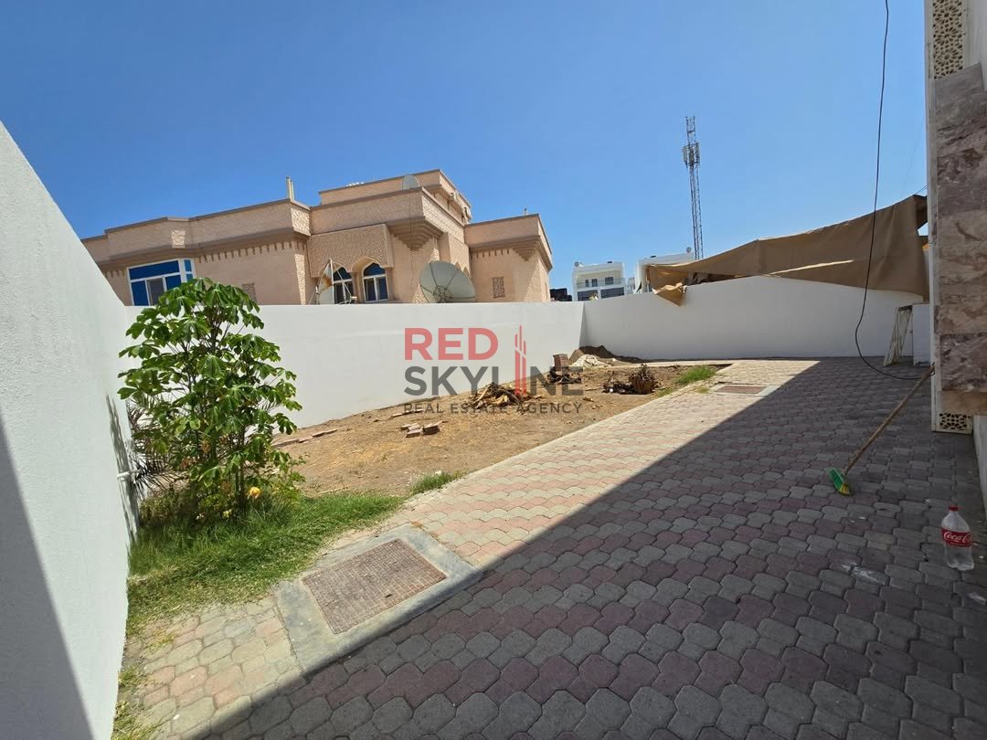 3 Bedroom Warehouse in Muscat - Photo 3