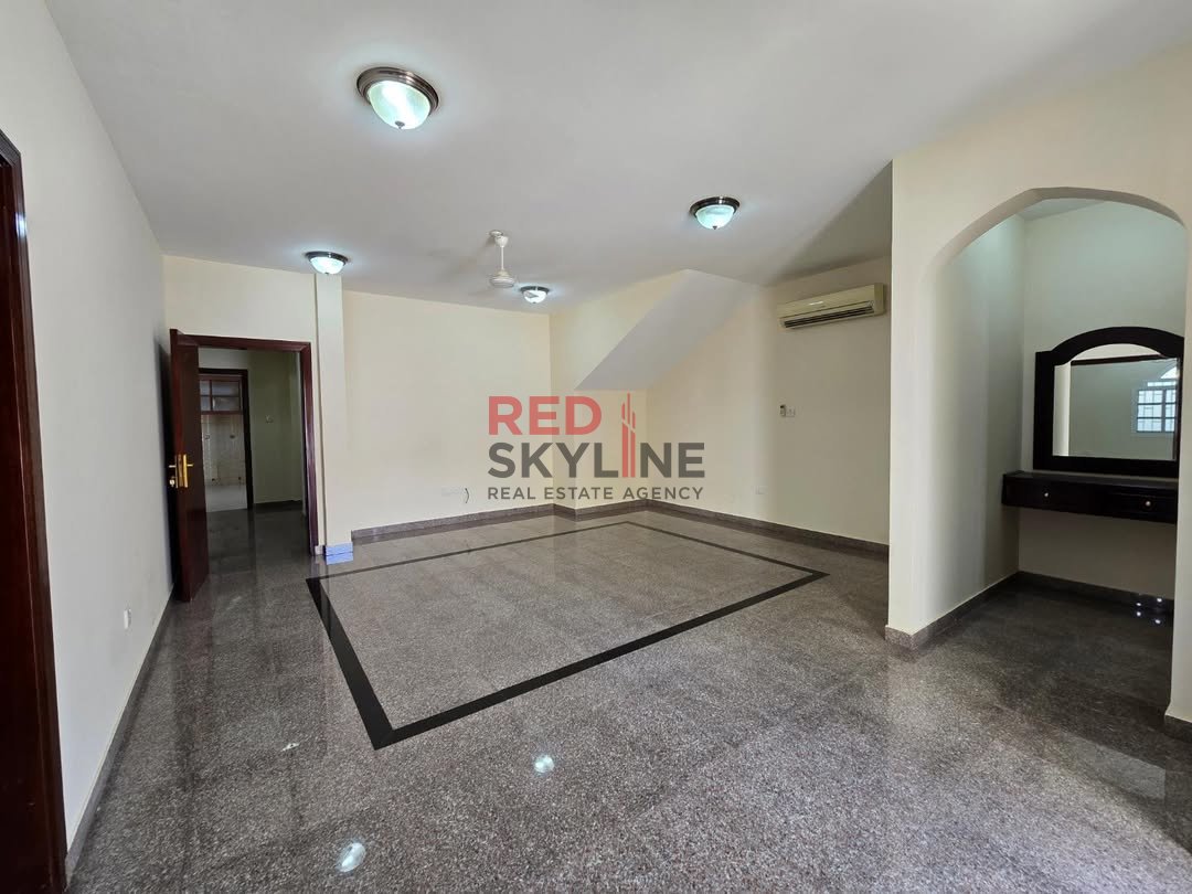 3 Bedroom Warehouse in Muscat - Photo 5