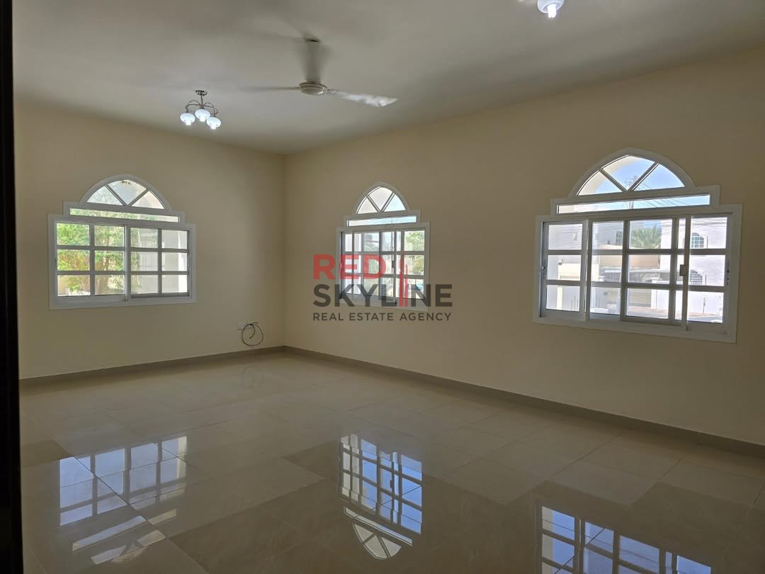 3 Bedroom Warehouse in Muscat - Photo 8