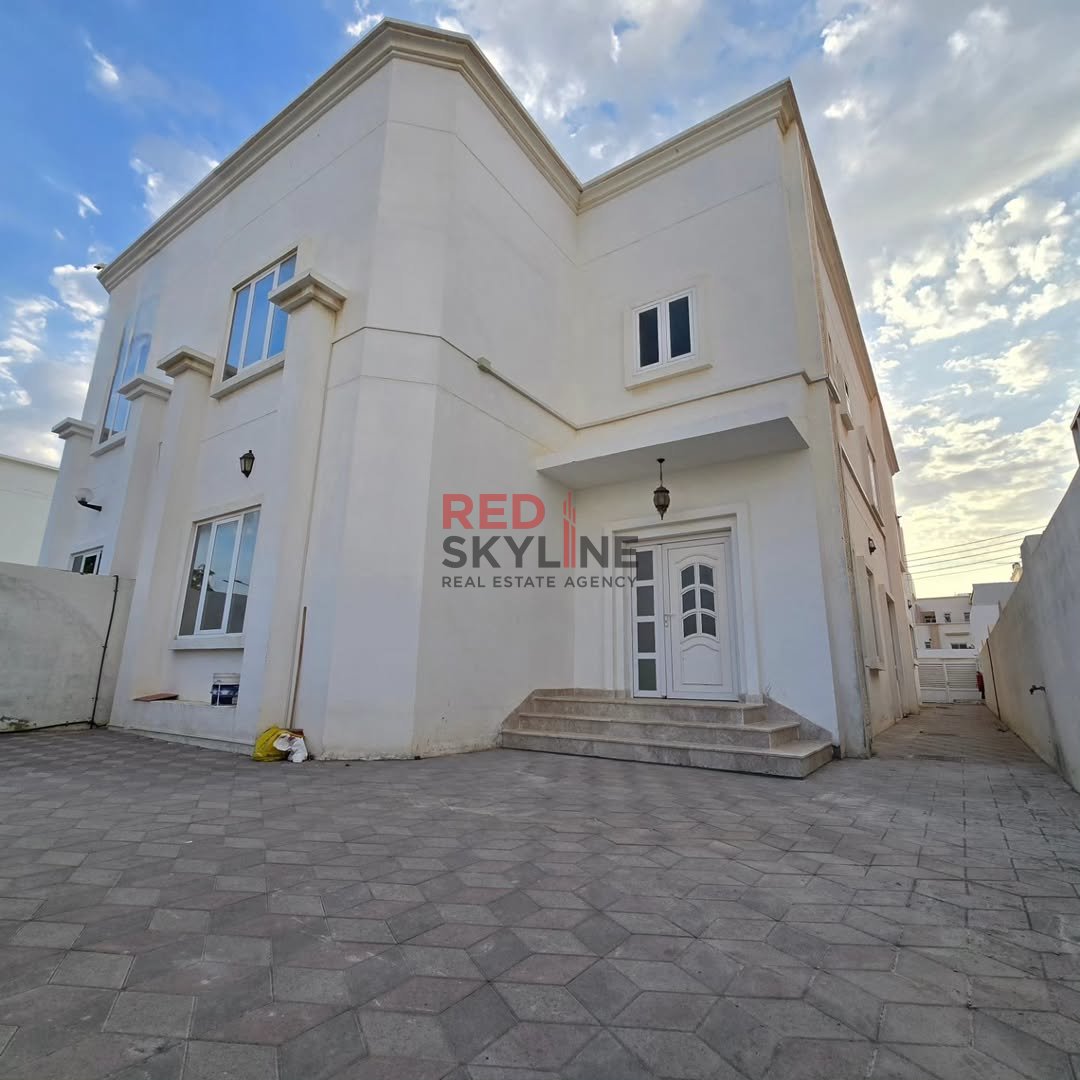 4 Bedroom Warehouse in Muscat