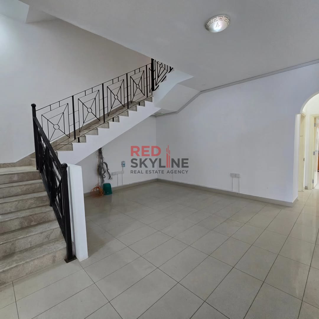 4 Bedroom Warehouse in Muscat - Photo 2