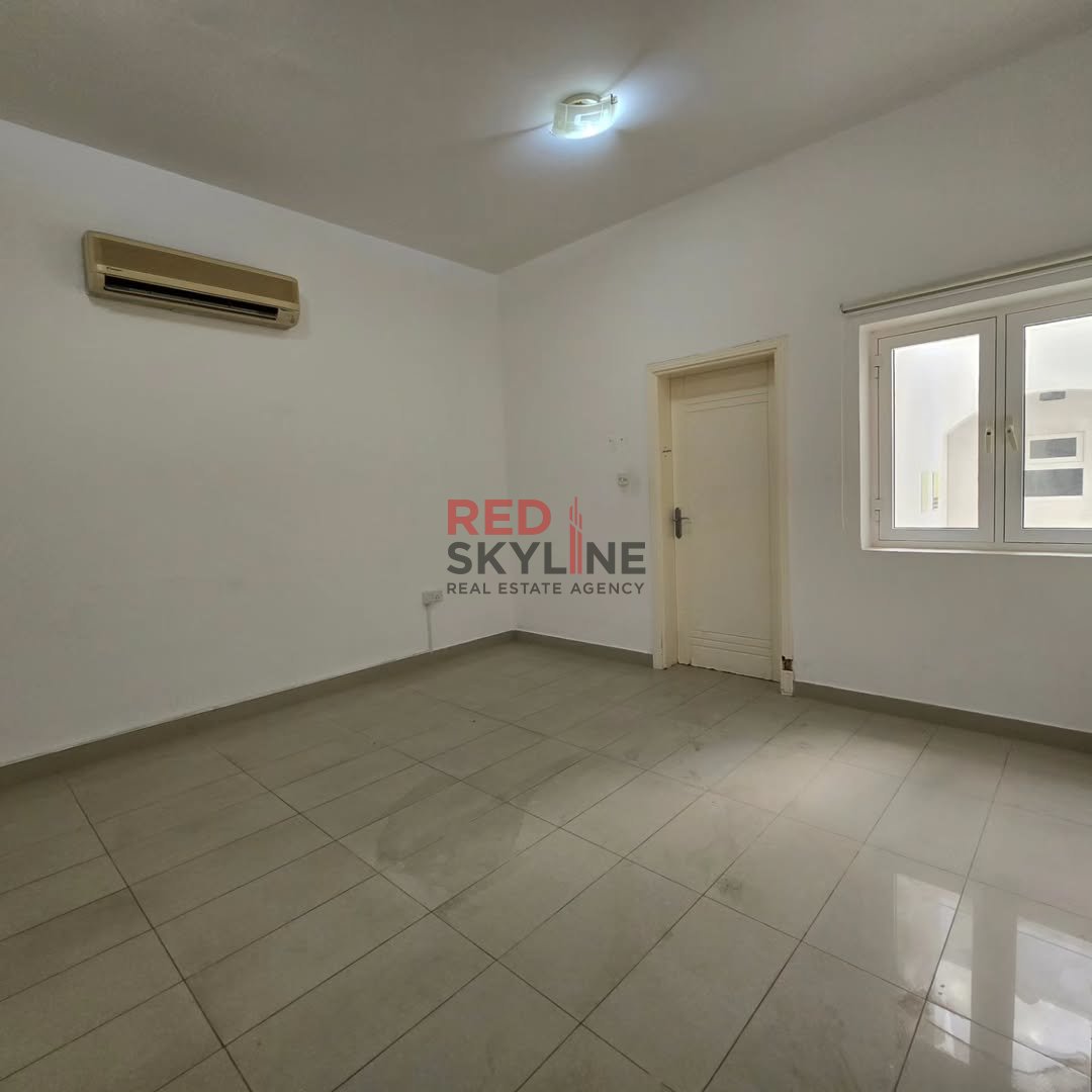 4 Bedroom Warehouse in Muscat - Photo 6