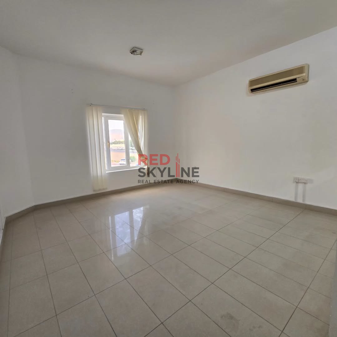 4 Bedroom Warehouse in Muscat - Photo 8