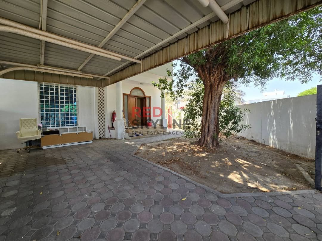 5 Bedroom Warehouse in Muscat - Photo 2