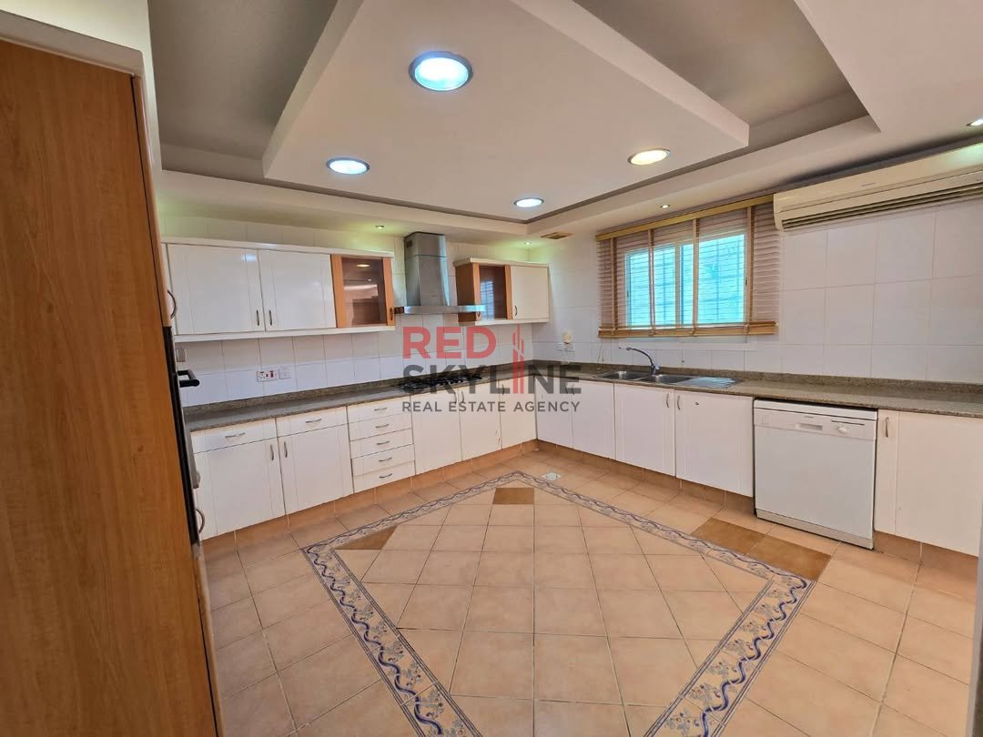 5 Bedroom Warehouse in Muscat - Photo 4