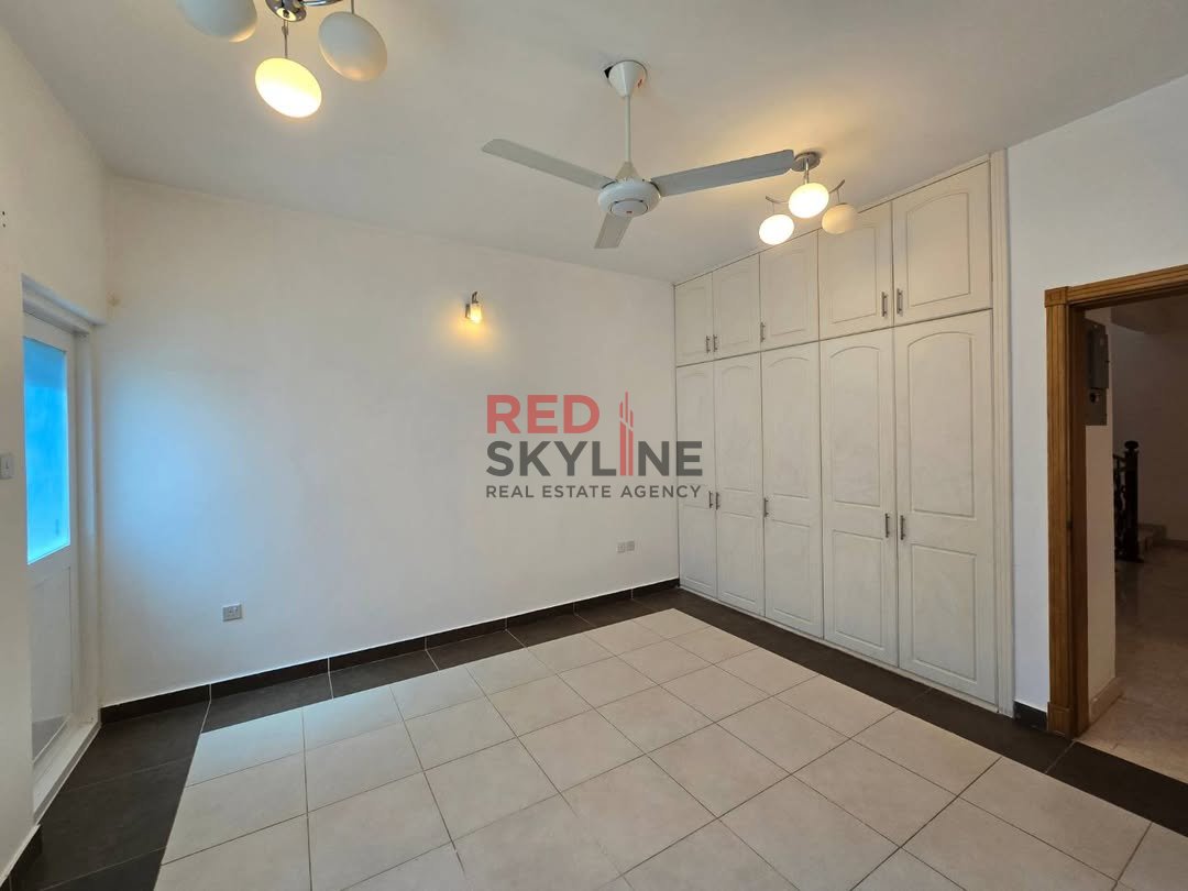 5 Bedroom Warehouse in Muscat - Photo 8