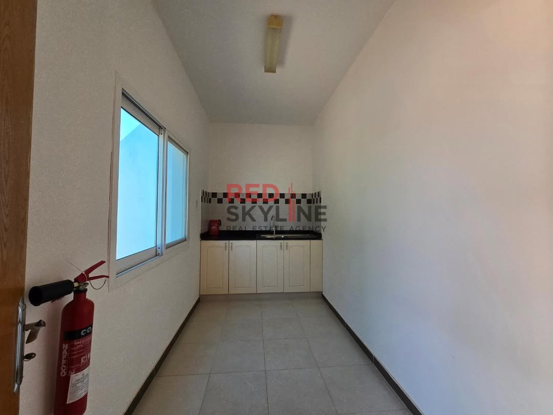 5 Bedroom Warehouse in Muscat - Photo 12