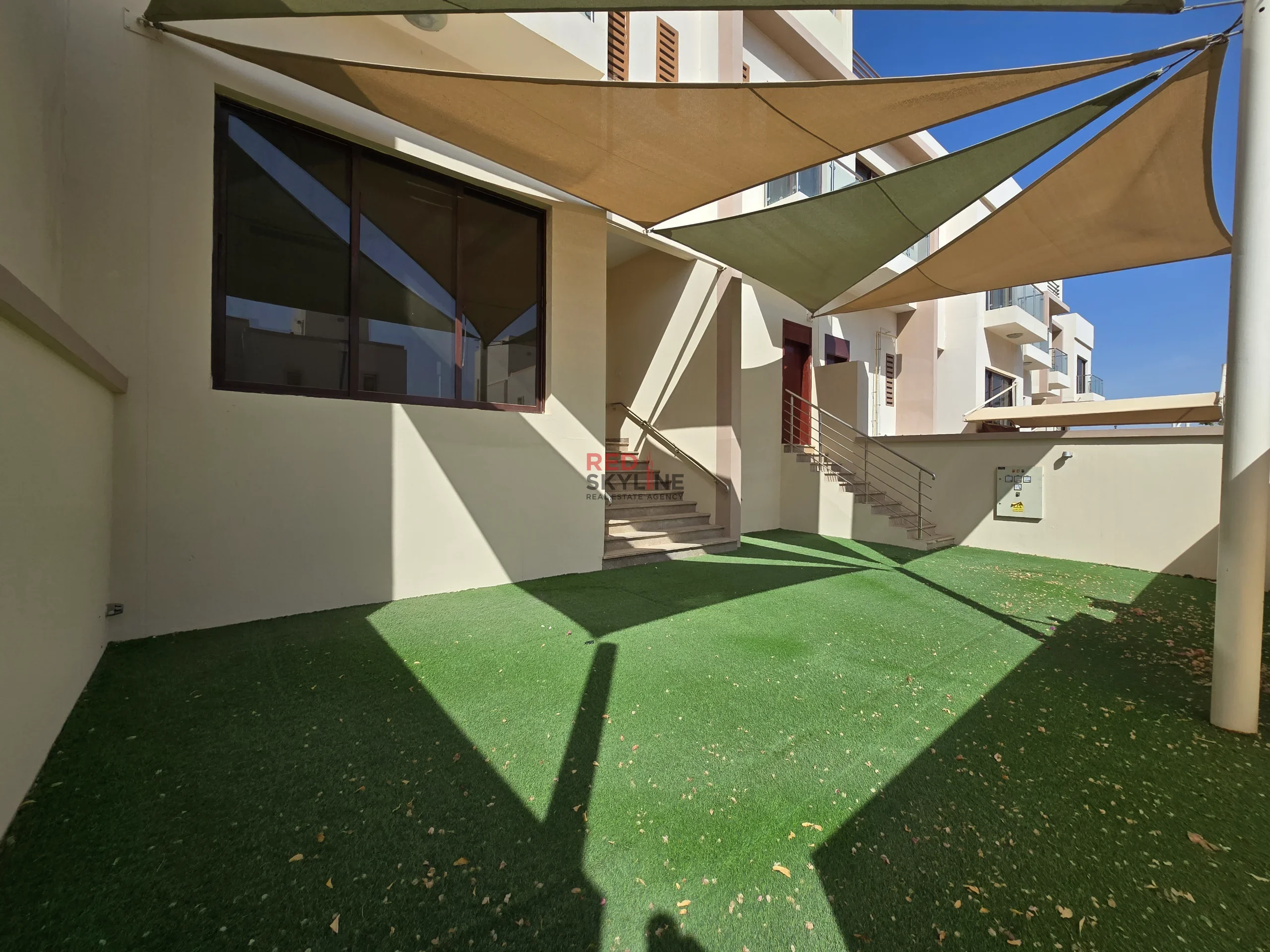 4 Bedroom Townhouse in Muscat Hills - Photo 3