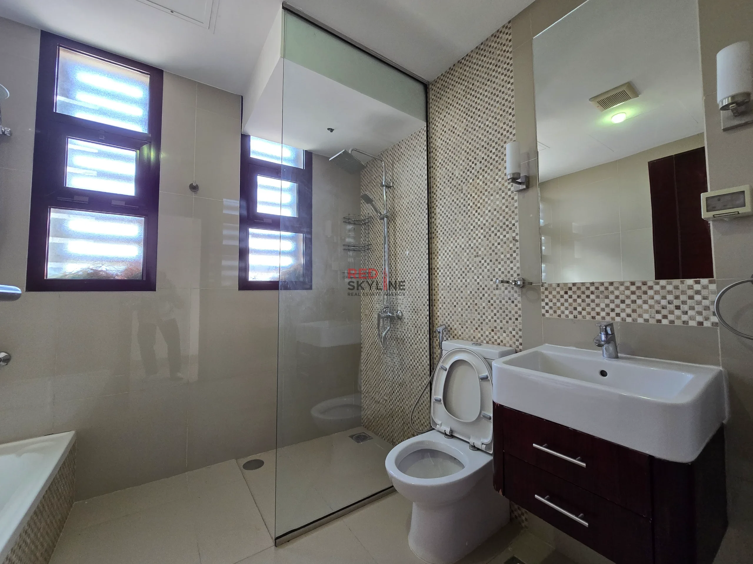 4 Bedroom Townhouse in Muscat Hills - Photo 17