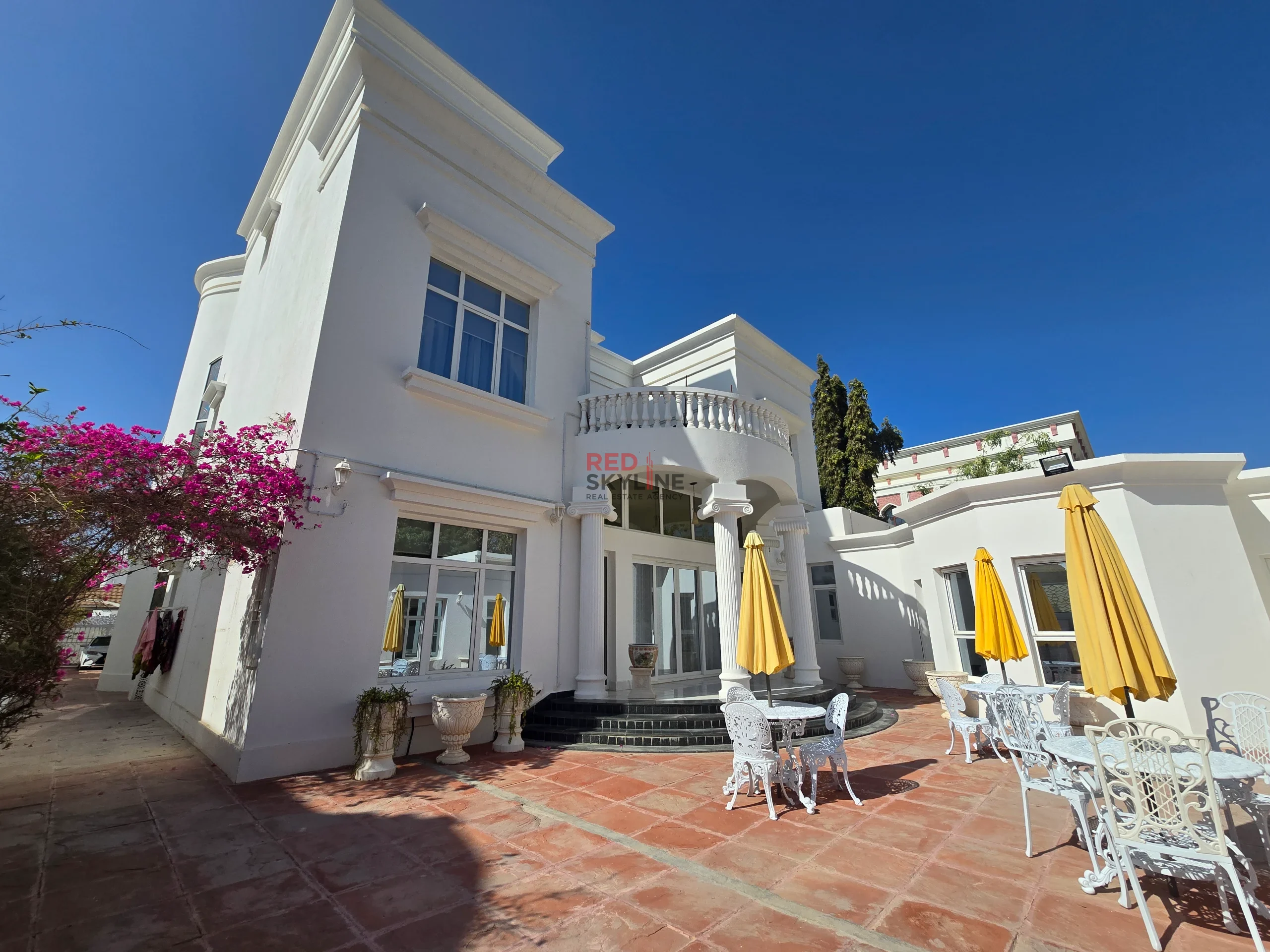 7 Bedroom Villa in Shatti Al Qurum - Photo 3