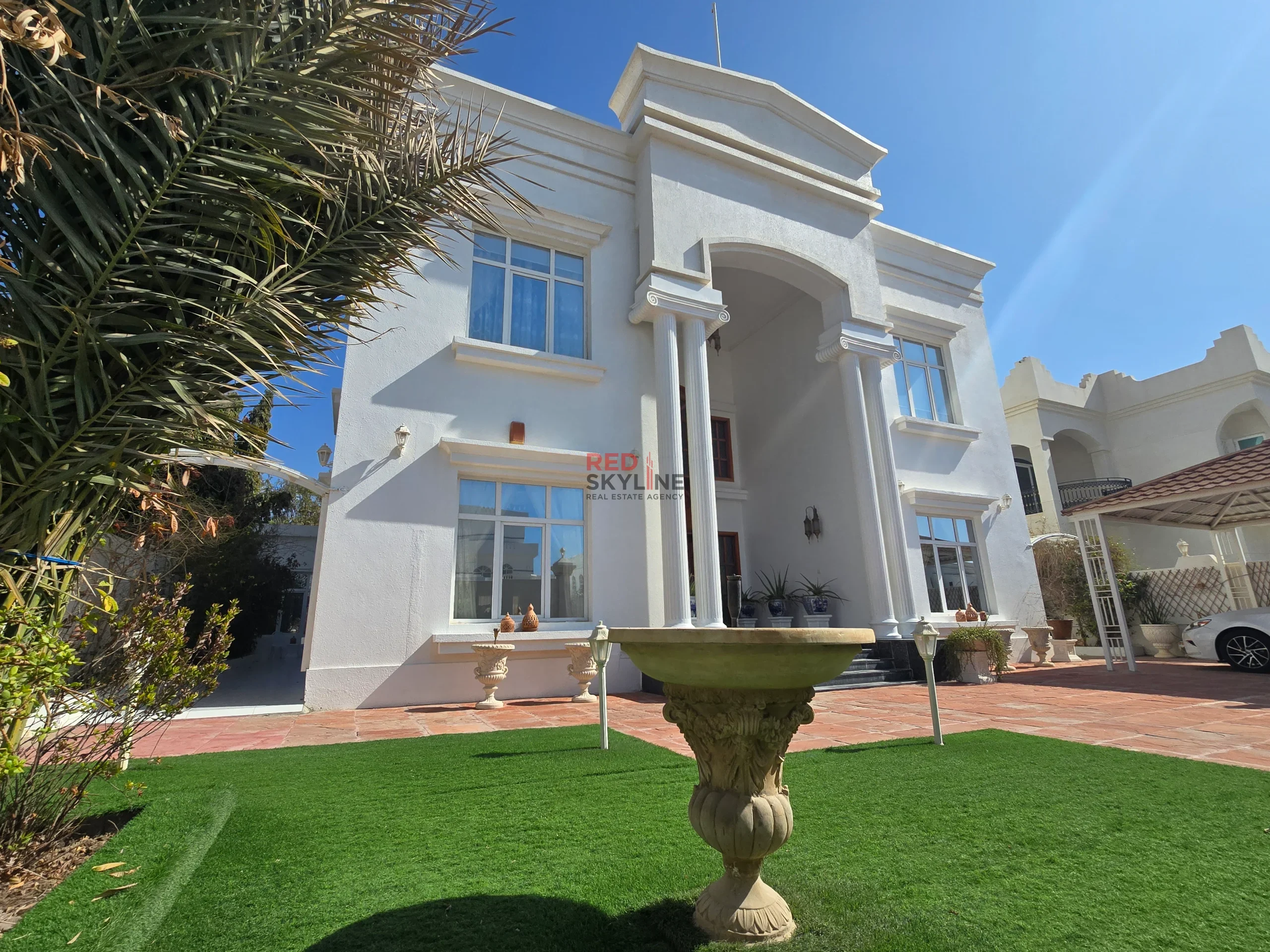 7 Bedroom Villa in Shatti Al Qurum - Photo 2