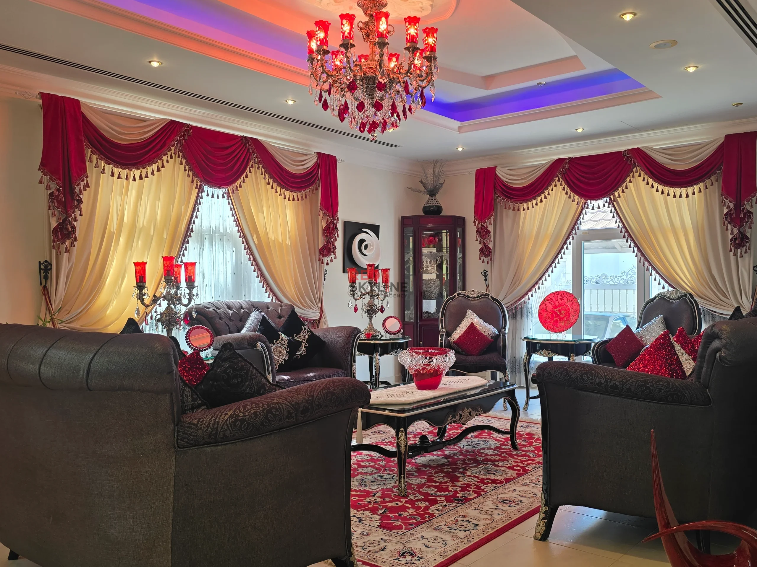 7 Bedroom Villa in Shatti Al Qurum - Photo 4