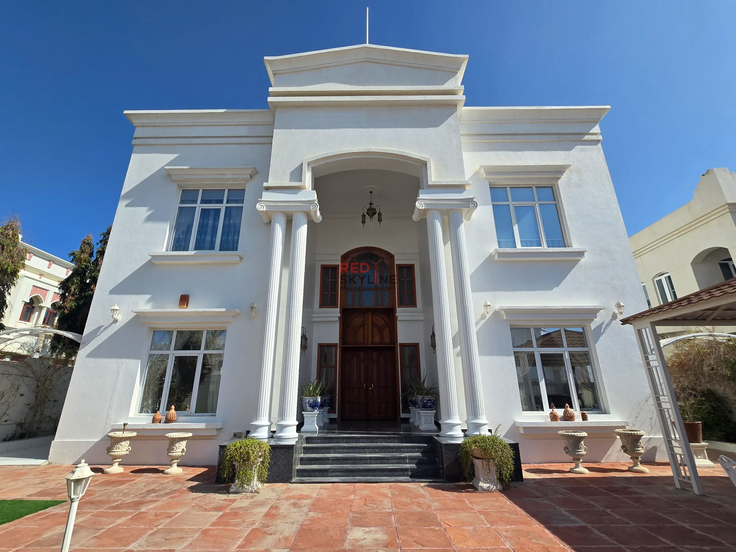 فيلا 7 غرف في Shatti Al Qurum