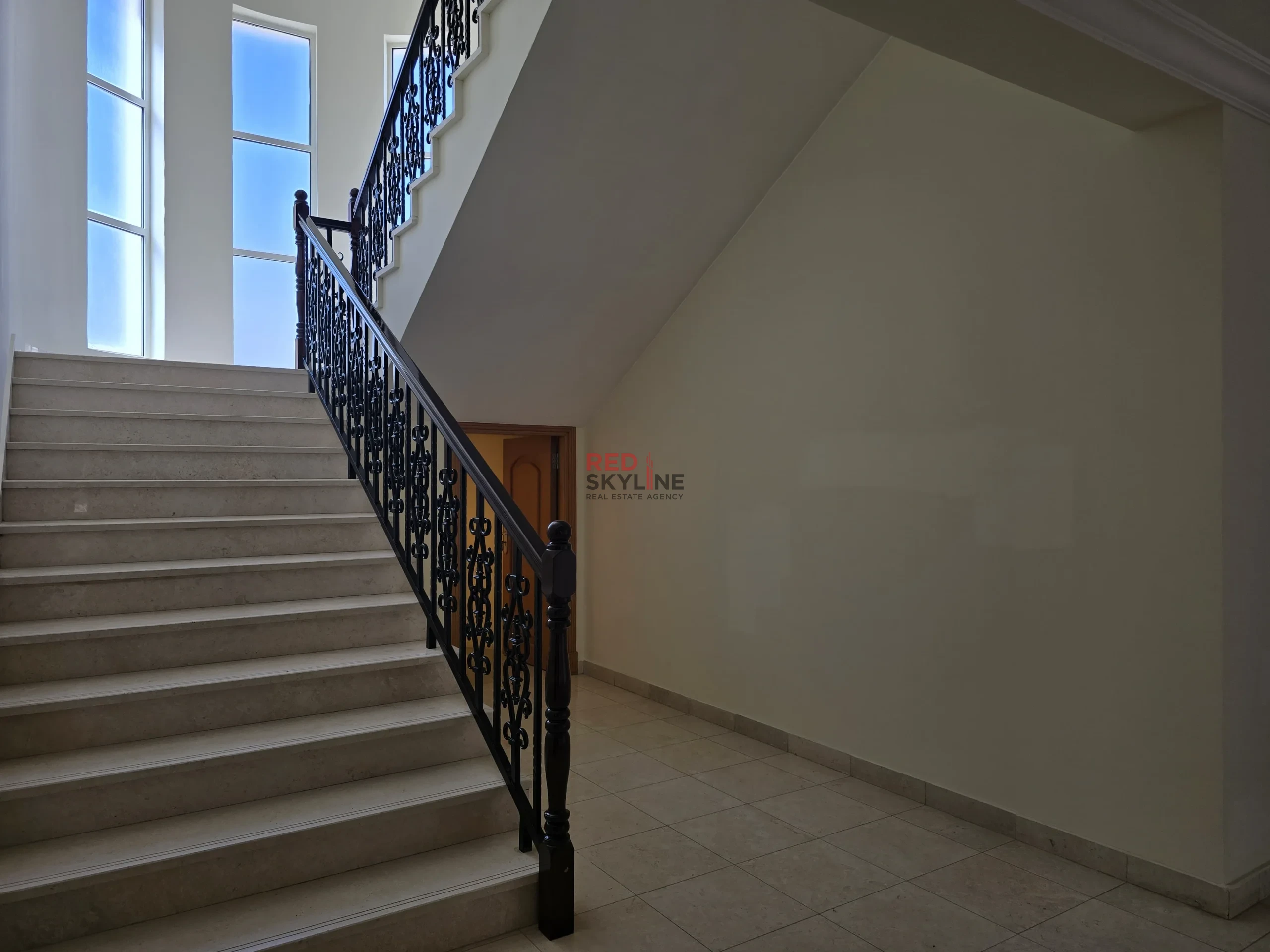 5 Bedroom Villa in Al Qurum - Photo 5
