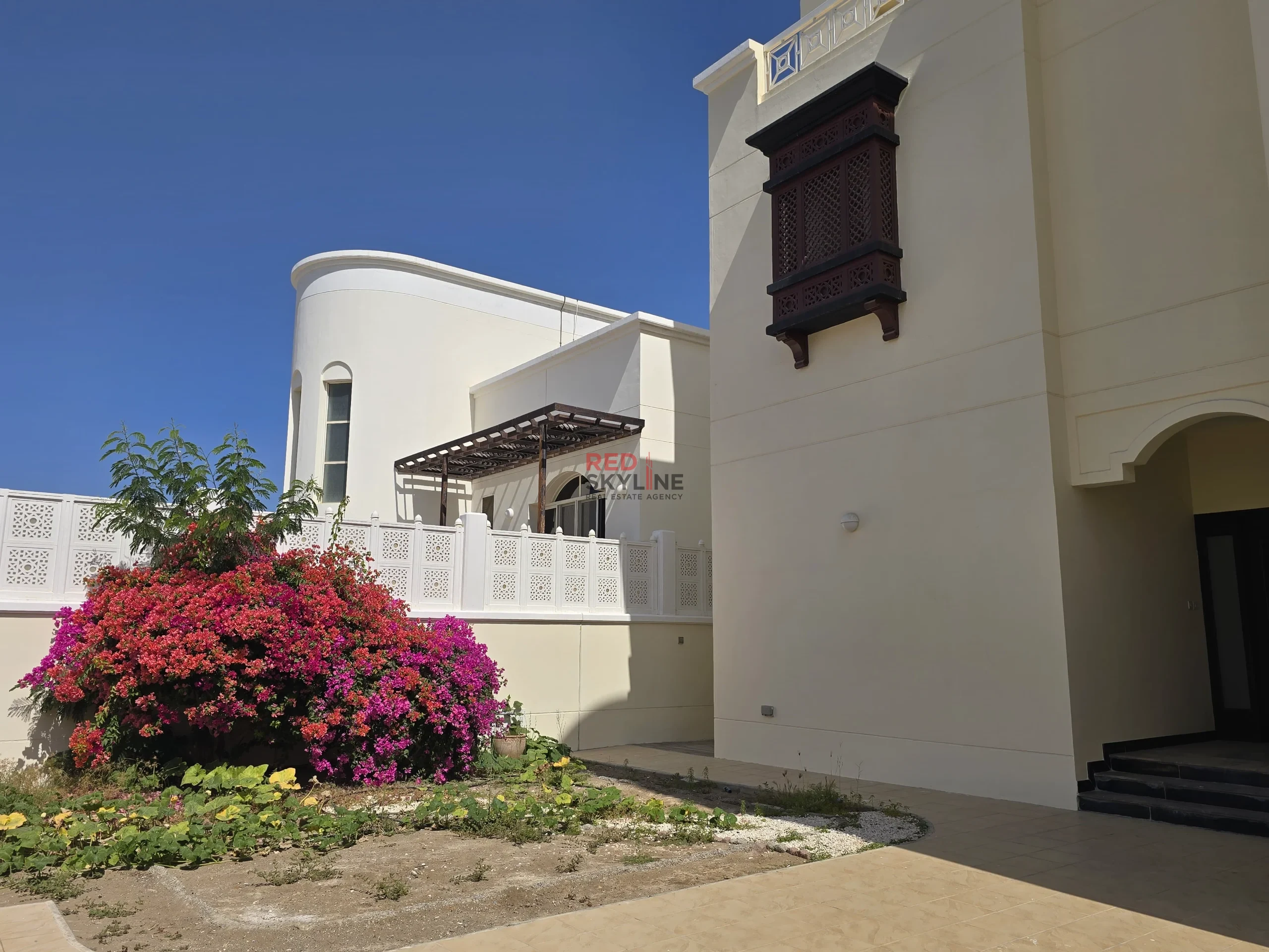 5 Bedroom Villa in Al Qurum - Photo 2