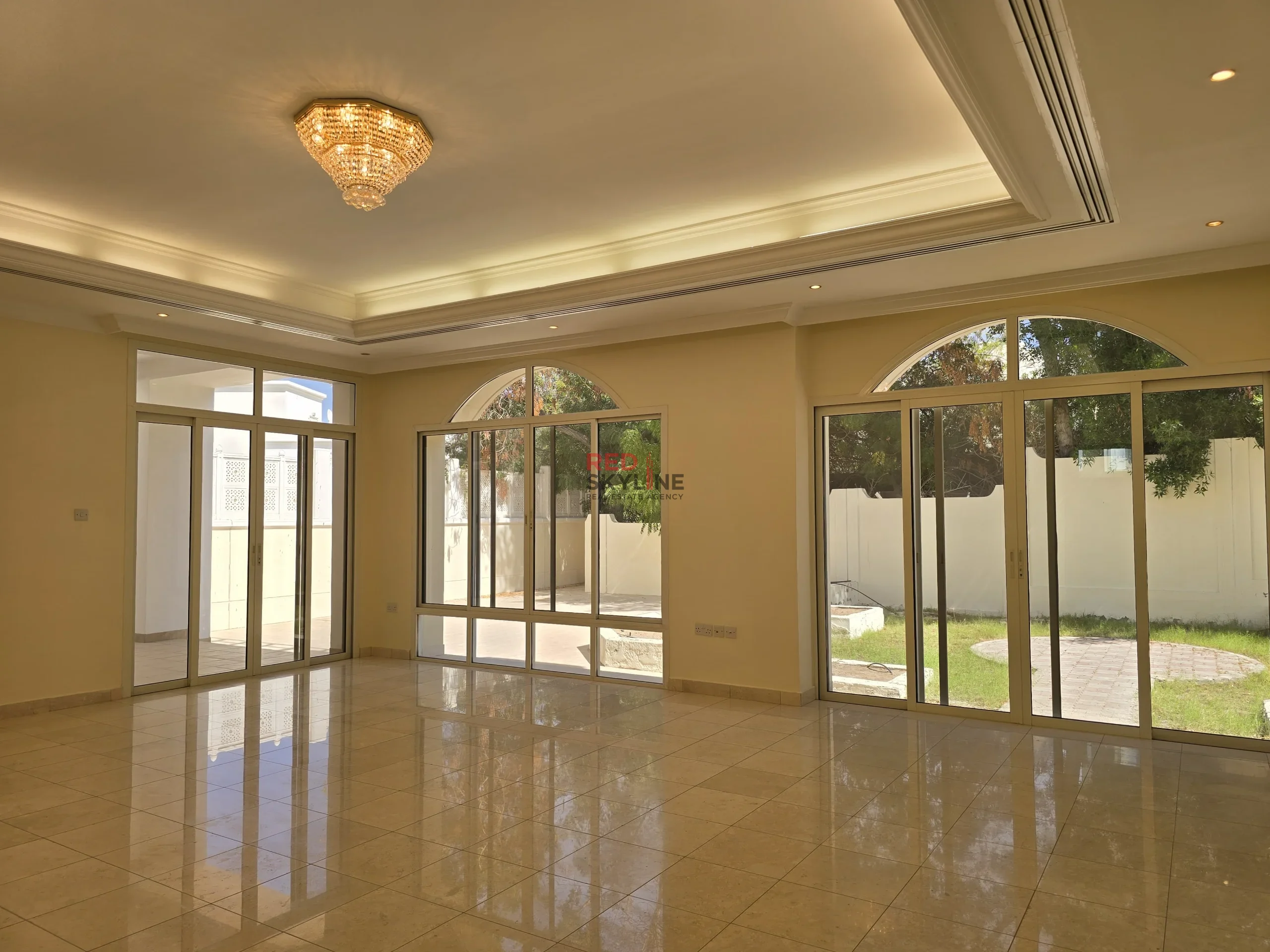 5 Bedroom Villa in Al Qurum - Photo 3