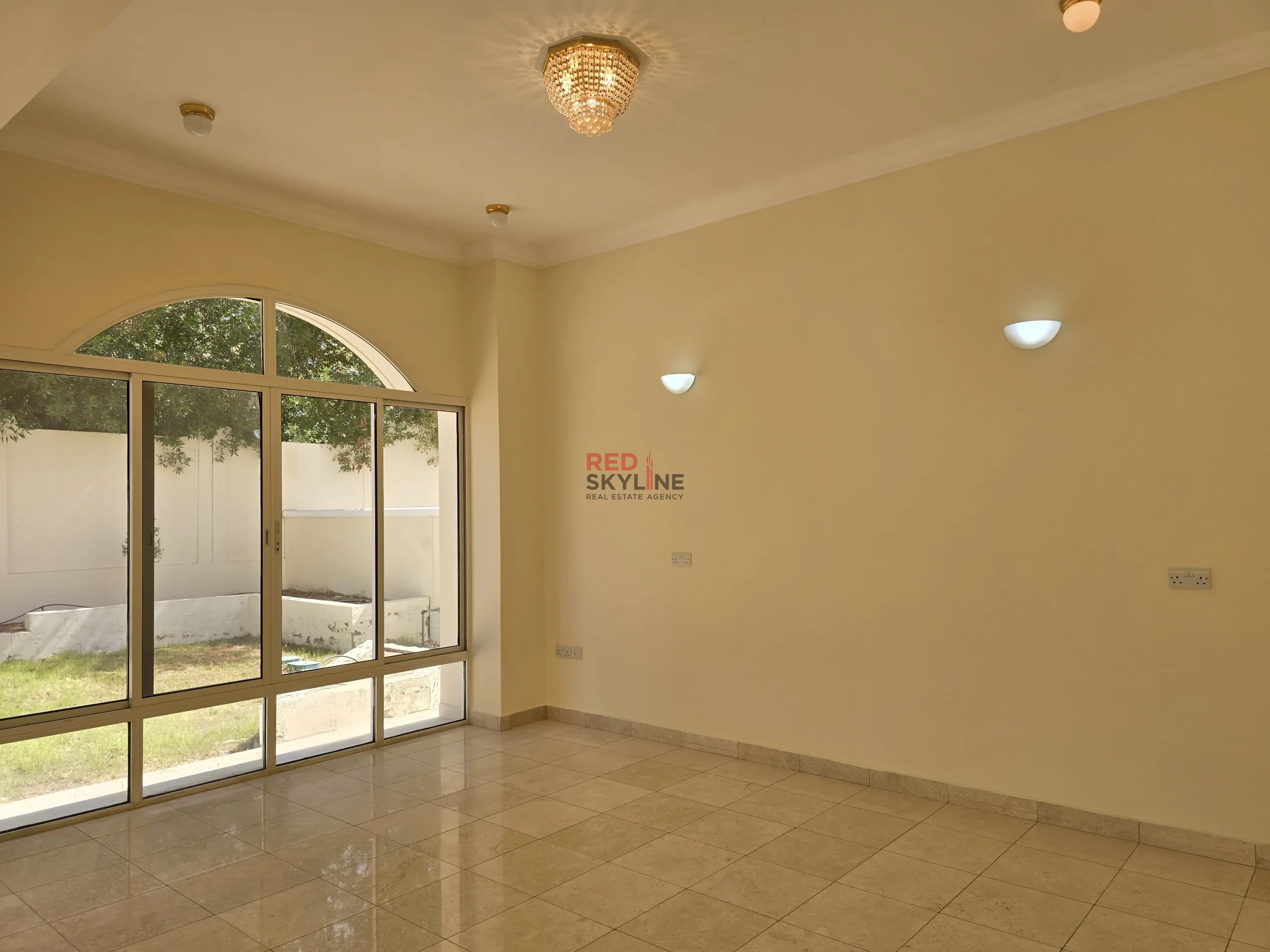 5 Bedroom Villa in Al Qurum - Photo 4