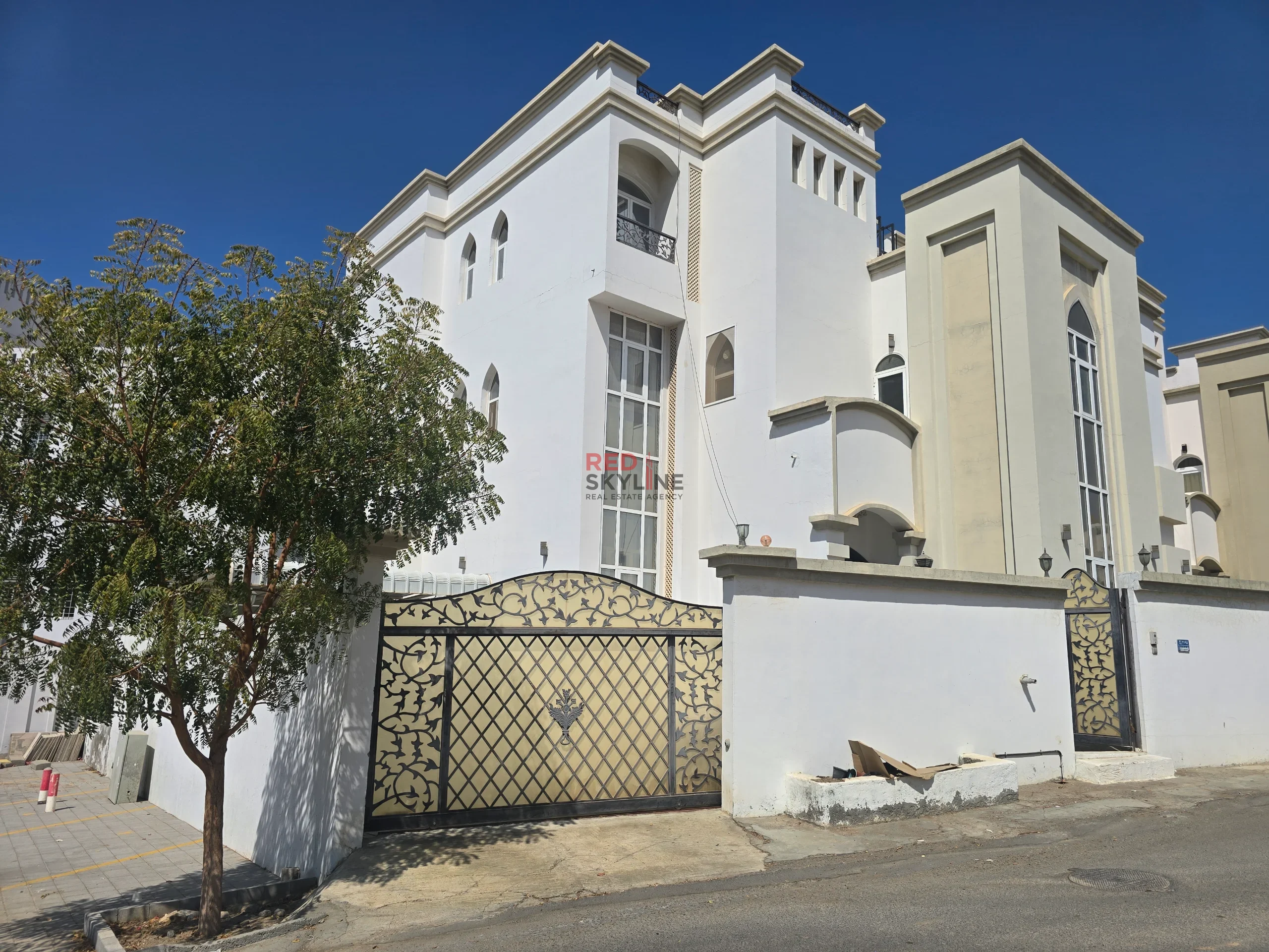 فيلا 5 غرف في Qurum 29