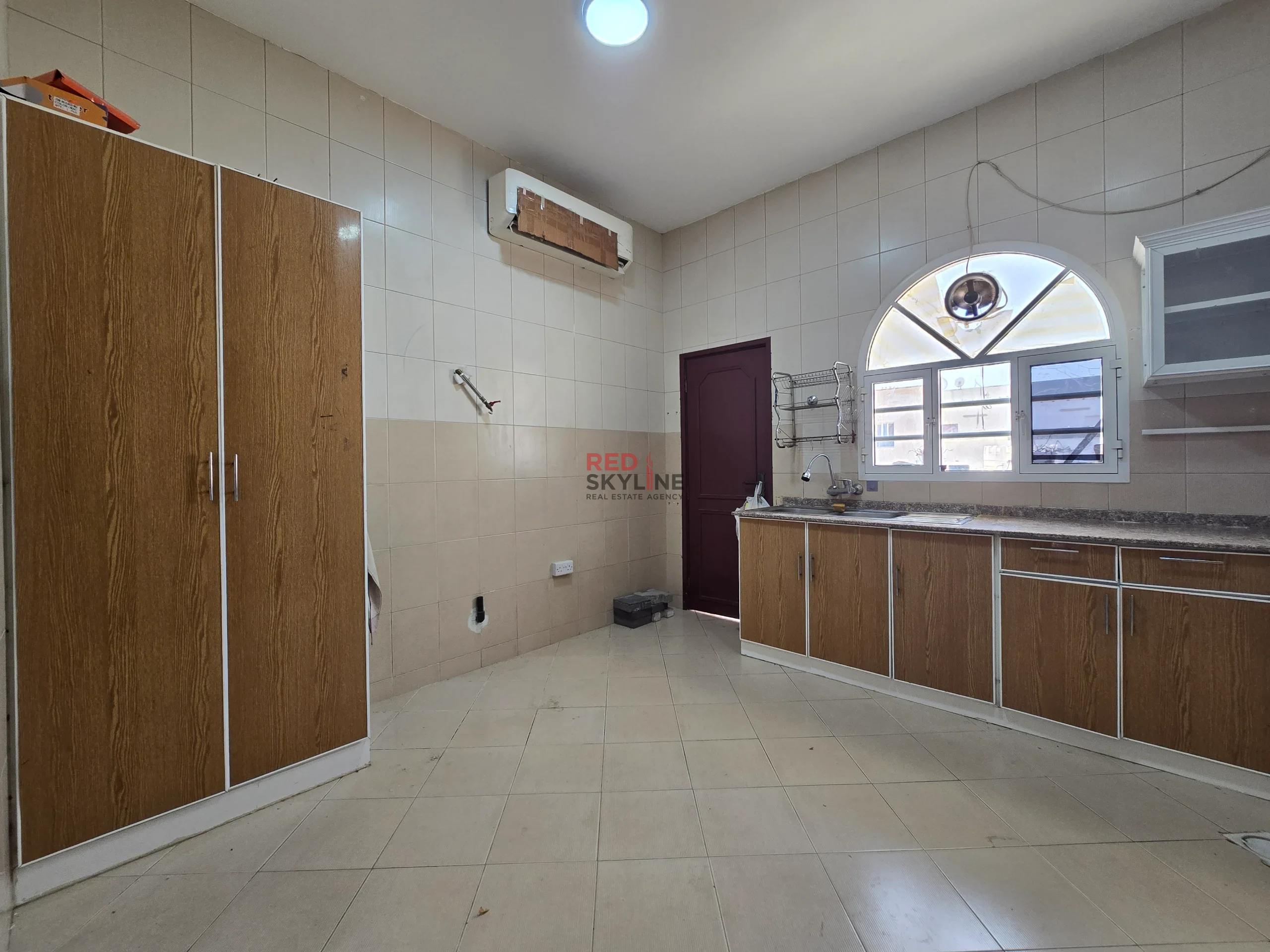 4 Bedroom Penthouse in Mawaleh South - Photo 3