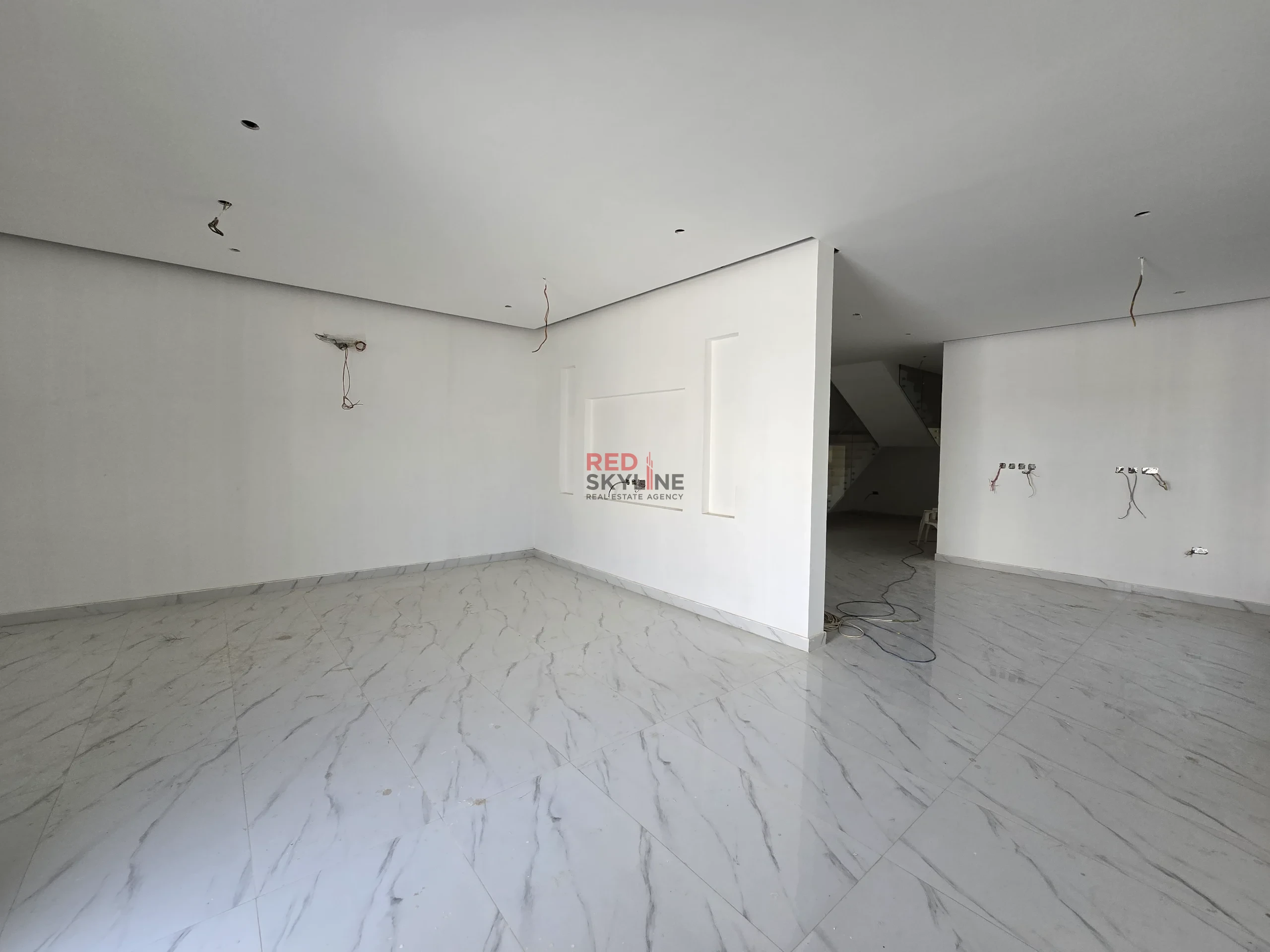 5 Bedroom Villa in Al Hail North - Photo 2