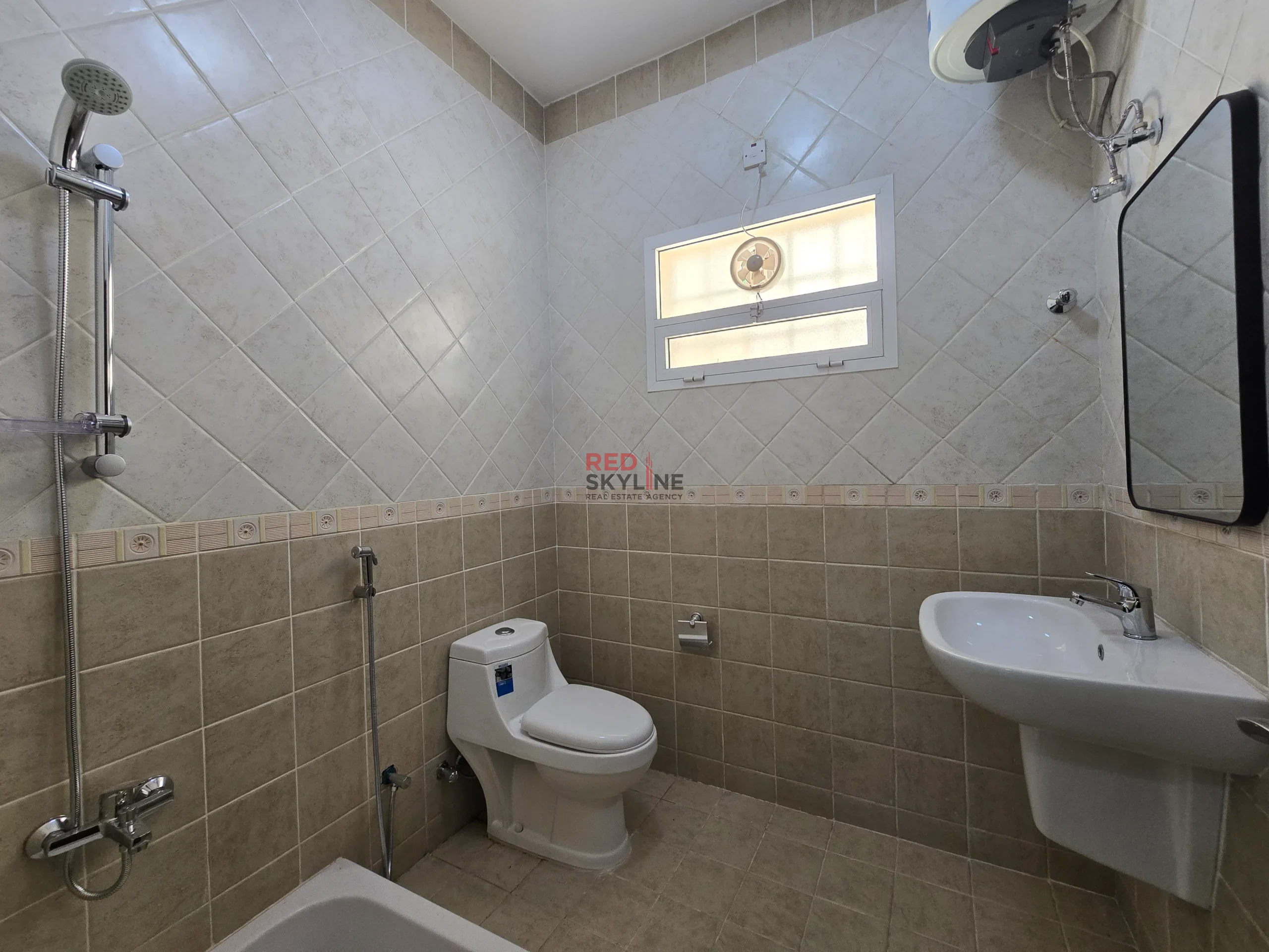 3 Bedroom Apartment in Al Ghubrah - Photo 10