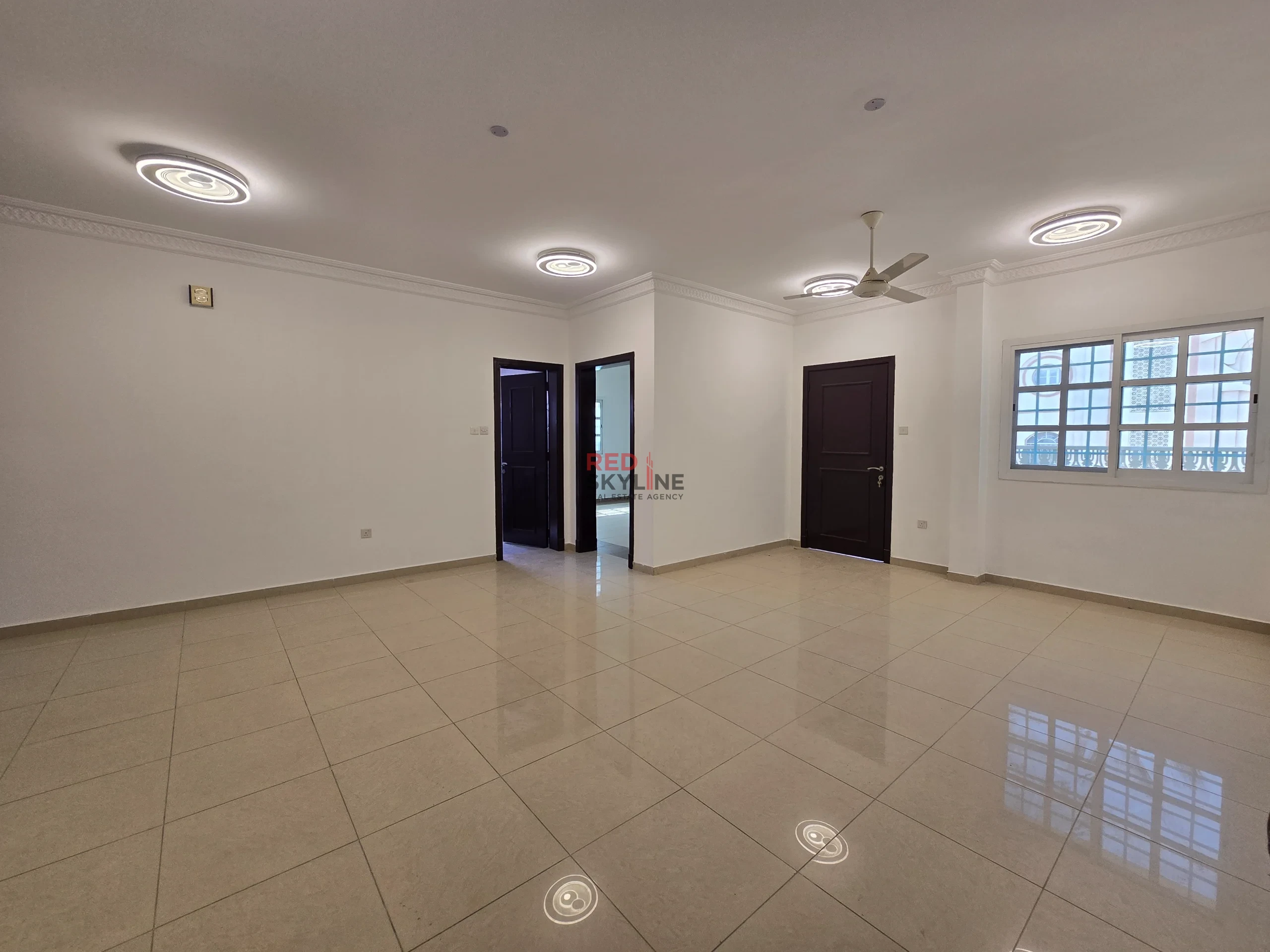3 Bedroom Apartment in Al Ghubrah - Photo 2