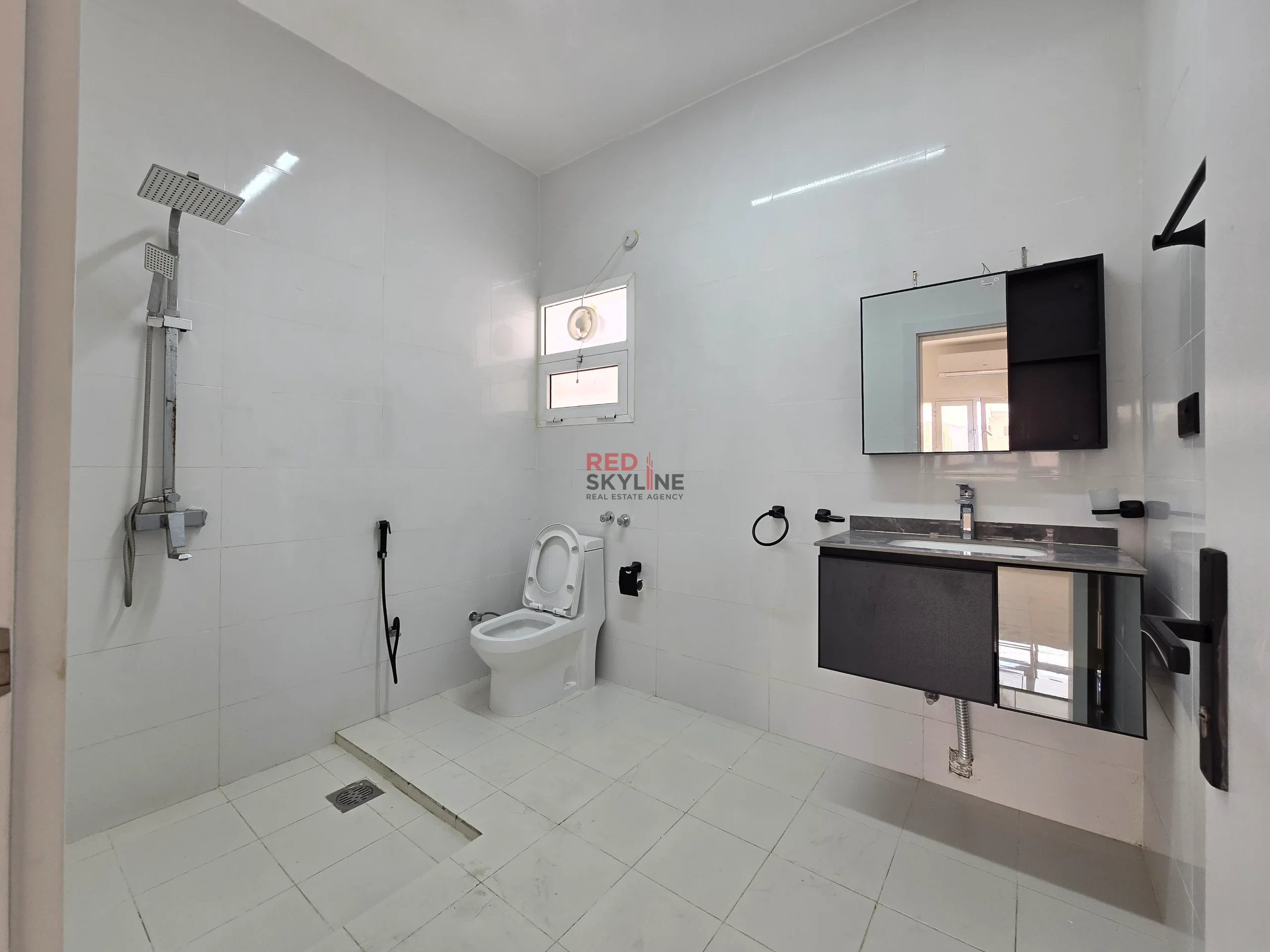 2 Bedroom Apartment in Al Qurum - Photo 11