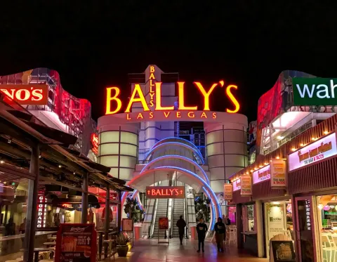 Lucky Jackpot Winner Bags Close to $500K Playing Table Game At Bally’s Las Vegas Casino