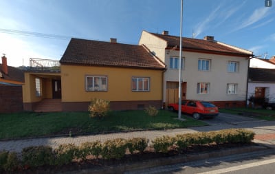 Místo zaniklé stavby - hospodářská usedlost s hákovým dvorem.