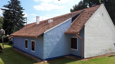 detail boční strany se štítem