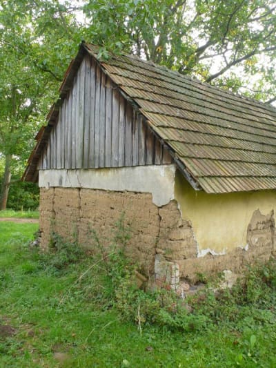 Mařatice, Soví Hora, búda na p.č. 274, zadní nabíjené průčelí