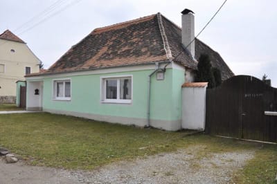 Štítary na Moravě, okres Znojmo, venkovská usedlost čp. 43, okapově orientované uliční průčelí obytného stavení, celkový pohled. https://iispp.npu.cz/mis_public/documentDetail.htm?id=395943