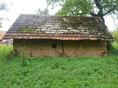 Mařatice, Soví Hora, búda na p.č. 273, nabíjení