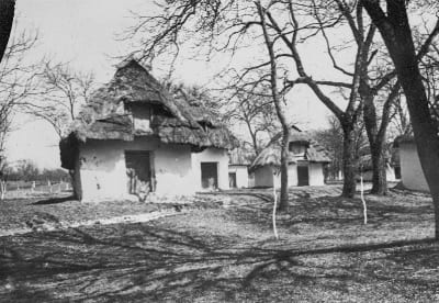 Mařatice búda na p. č. 275, za ní část búdy na p.č. 276, 3618 a celá na p.č. 278, další část před cestou na p.č. 3774? a za cestou na p.č. 3620?