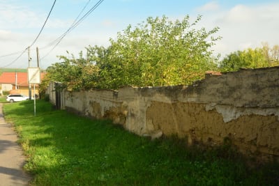 Ohradní zdivo u č. p. 21, Kyjovice