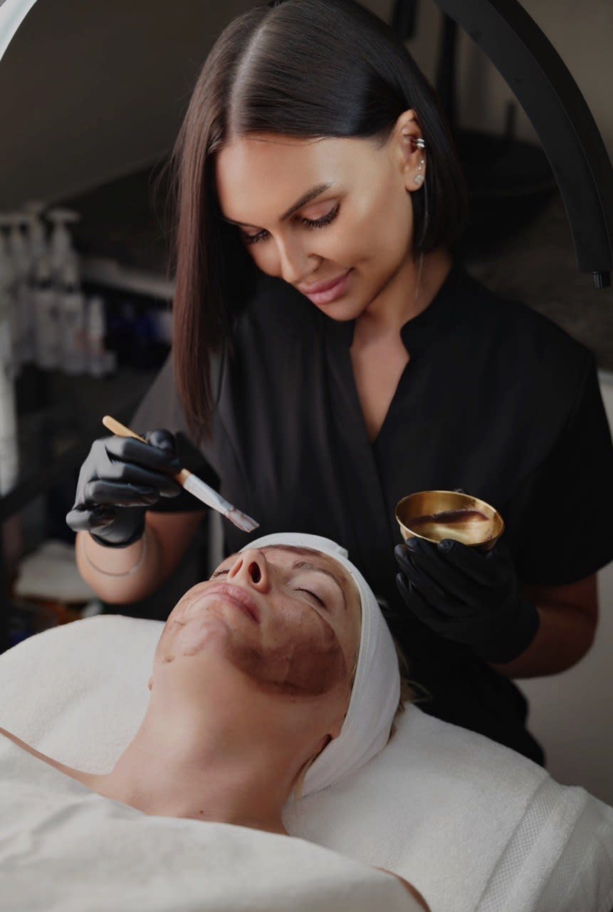 FACIAL CLEANSING — photo 1