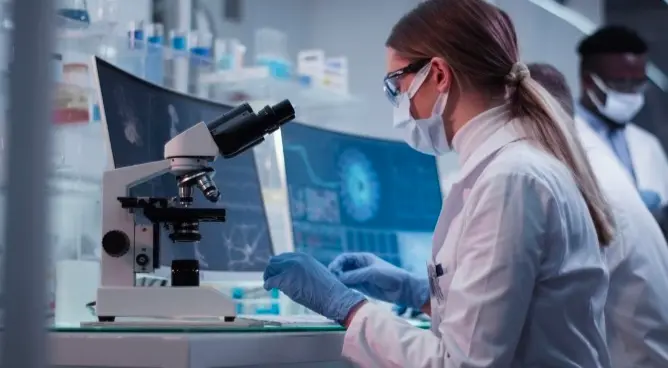 صورة مقال إنفلونزا الطيور H5N1.. لماذا يراقب العالم هذا الفيروس عن كثب؟