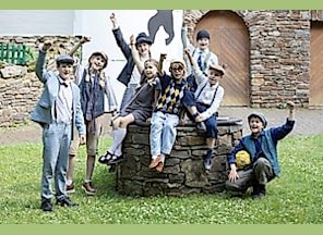Theateraufführung der Freilichtbühne Schuld "Emil und die Detektive"